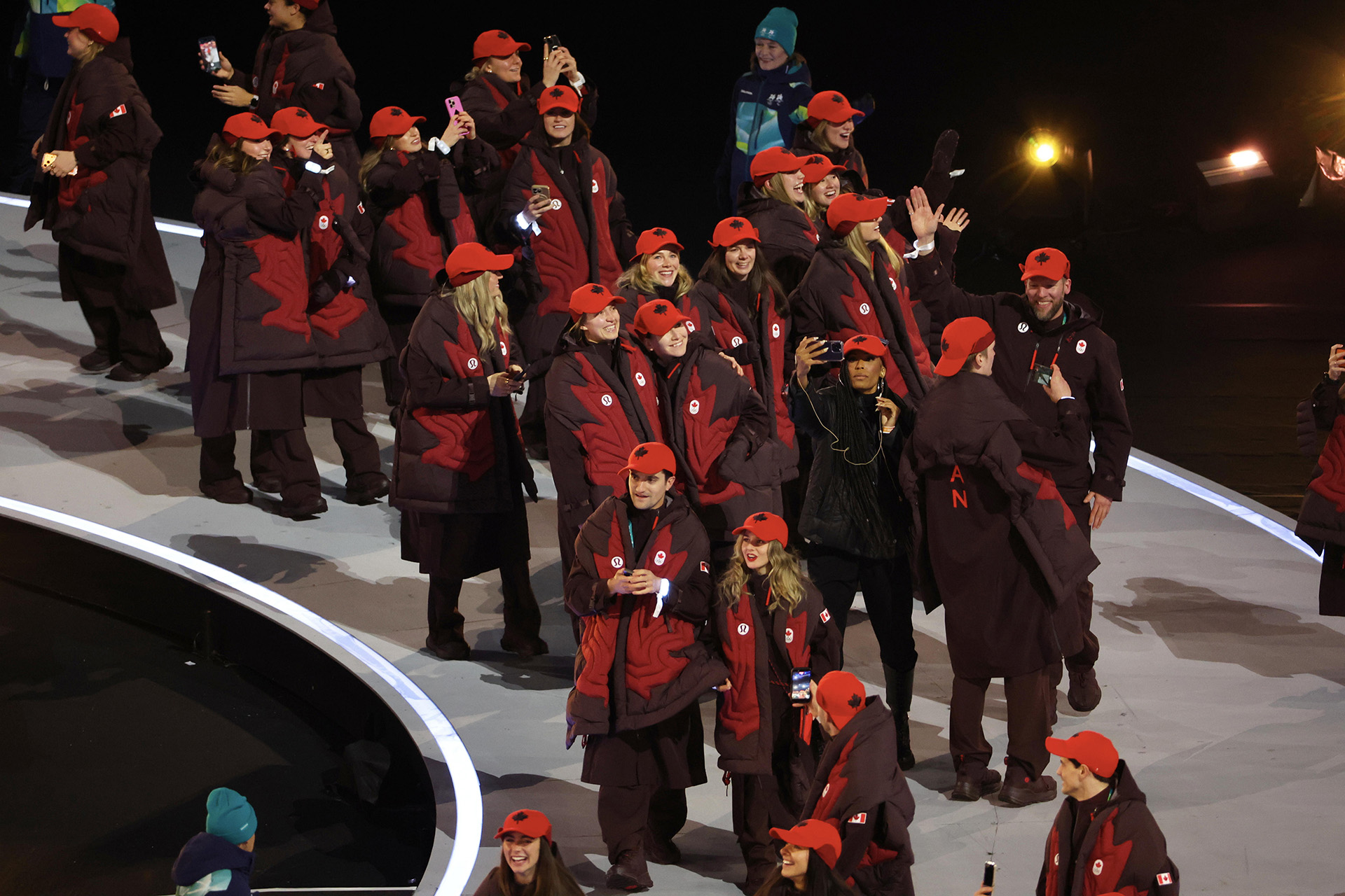 Сборная Канады на церемонии открытия зимней Олимпиады 2026 в Милане