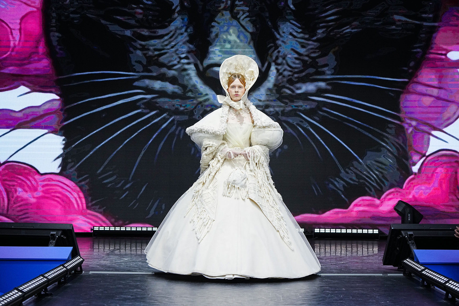 Показ коллекций молодых российских дизайнеров на IV Российском форуме индустрии дизайна